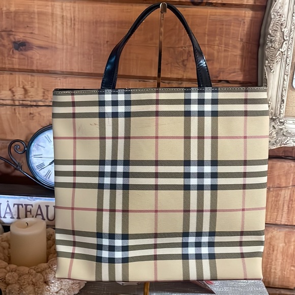 Burberry of London classic Coated canvas medium satchel bag . - Picture 3 of 8